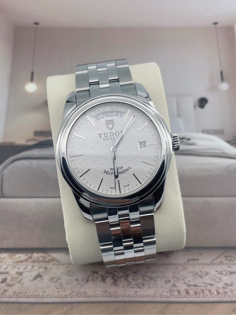 Tudor Glamour